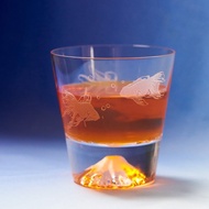 【質感禮物】日本田島硝子 日本製富士山雕花威士忌杯-金魚