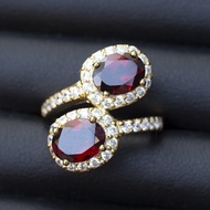 แหวนพลอยโกเมน( Garnet) สีแดงล้อมเพชร CZ เกรด A  ตัวเรือนเงินแท้ 92.5 % ชุบทอง ไซด์นิ้ว 54 หรือเบอร์ 7 US สินค้ามีใบรับประกัน