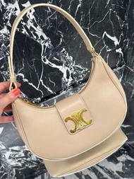 CELINE AVA Triomphe Logo Shoulder Bag Beige 手袋 凱旋門 可調節肩帶 牛皮革 手提 單肩 中號 女款 裸色 | 114493DGQ-03ND | 全新正牌正