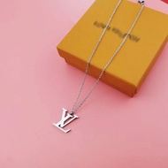 Louis Vuitton LV Vintage Metal Personality Fashion Necklace Vintage Sweet Letter Necklace Personalit