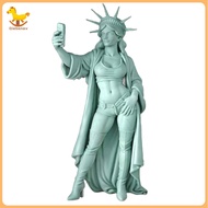 Indoor Liberty Figurine Bookshelf Ornament Favorite Statue of Liberty Selfie Goddess Figurine for Ho
