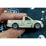 HOTWHEELS 99 FORD F-150 SVT LIGHTNING