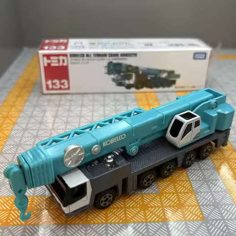 Takara Tomy Tomica Long Type No.133 Kobelco All-Terrain Crane KMG5220 Alloy Car Vehicle Diecast Meta