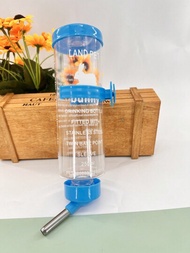 1只藍色掛式寵物飲水瓶,適用於倉鼠,兔子,豚鼠,刺蝟等,具有球軸承設計,防漏飲水器