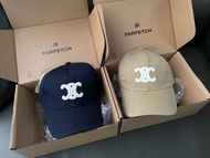 🆕 CELINE TRIOMPHE 棉質棒球帽🧢 2️⃣色～ 最新批次供網站Farfetch正品訂單的！這次新批次在帽型上進行了輕微調整，看起來更加小巧精緻，純棉材質不用擔心夏天戴會不透氣，男女同款👩‍❤️‍👨👩‍❤️‍👨 M碼：58-60cm❗️⚠️金屬扣可調節‼️