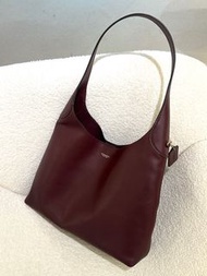 全新COACH  Brooklyn 28金色徽標腋下包 絨面革 單肩袋 酒紅色 CU068-B4MER