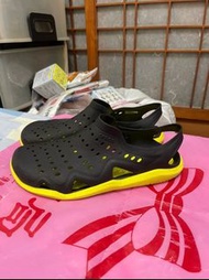 「 二手鞋 」 Crocs 男版休閒鞋 M7（黑）101