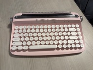 Pink actto 復古無線打字機鍵盤 B303│86鍵迷你款│ipad 鍵盤│可連接3部裝置│手機平板支架 - 玫瑰粉