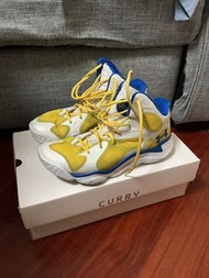 Under Armour Curry Flow 籃球鞋