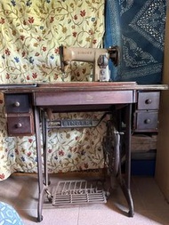 Singer Sewing Machine with 4 Cabinets