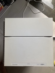 PS4 console + 2 controller + 4 games 主機連遊戲及兩個手掣