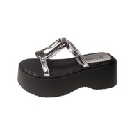 รองเท้าแตะ รองเท้าแตะตกแต่ง Sense Of Style รองเท้าแตะแบนอย่างมีนัยสําคัญเพิ่มความสูงรองเท้าแตะเอฟเฟก