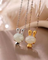 放大漏，清貨，工廠直銷，要加1， 手快🈶️，手慢🈚️，有喜歡私，不退換    任選－個特價🉐️$100元港幣/個 【福利價$100元港幣】🔥🔥 “聪明兔”🐰 s925纯银镀金和田玉-小兔吊坠 约18*