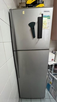 Hitachi R-T230E1H 冰箱