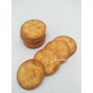 Julies Biscuit Cheese Cracker 3.5 Kg Tin ( Ready Stock )