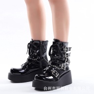 KY/16 All-Match Thick Bottom Boots Rivet Pendant Dark Motorcycle Boots Thick Bottom Punk Dr. Martens Boots Women's Muffi