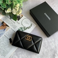 Chanel Chanel 19系列小羊皮ㄇ型拉鍊中夾(黑色)
