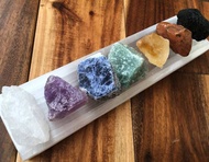 Kristal mentah 7 chakra ditetapkan dengan plat selenite-set chakra-batu chakra-kristal chakra-krista