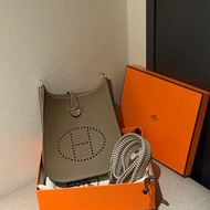 Hermes Mini Evelyne 16 大象灰金釦W刻