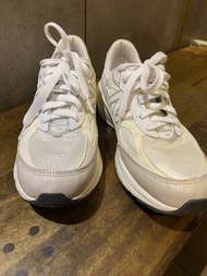New Balance 990v6
