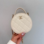 Chanel白色圓餅包 mini