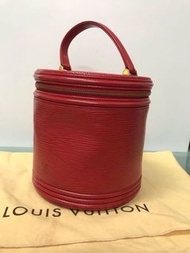 183❤️ LV 真品 正品 硬殼 化妝箱 珠寶 飾品盒 紅色EPI 水波紋 圓桶 圓筒包 麂皮內裡 附鎖頭(無鑰匙) 古董 復古 收藏款 裸包價