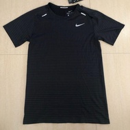 nike running techknit ultra 系列男裝灰黑色跑步運動短袖tee