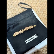 Miu Miu粉色琺瑯金色髮夾 超可愛🌈