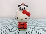 全新正品 sanrio hello kitty   限量款 熊貓.&amp; kitty 陶瓷調味罐 （適合放醬油、紅醋） .&amp;  擺飾品