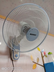 Hộp 2 Quạt treo tường Senko 1626 bảo hành 12 tháng