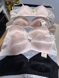 Wacoal & triumph bra