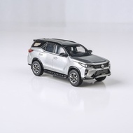 Para64 | Toyota Fortuner Metallic Silver 1/64 Scale | MD 19