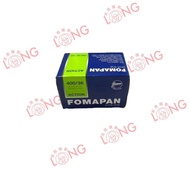 พร้อมในสต็อกฟิล์มเชิงลบสีดำและสีขาว fomapan Foma 400 ° mm ไม่มีฟิล์มรหัส DX เดือนกุมภาพันธ์26