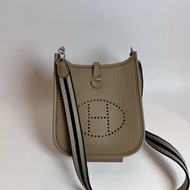 HERMES W刻 馬爾法米色EVELYNE TPM