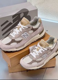 New Balance NB 992 淺棕色