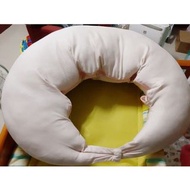 。含運。台灣製舒壓哺乳枕月亮枕