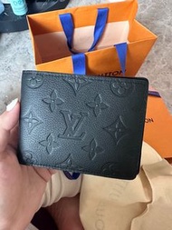 Brand new LV Wallet 黑色壓紋短款 銀包 牛皮 男女同款