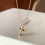 Cross Necklace High-End Feeling 18k Gold Pendant Titanium Steel Necklace Clavicle Chain
