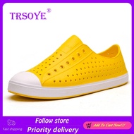 TRSOYE 30สี แฟชั่นผู้ชายและผู้หญิง Sandals รองเท้าแตะ ฤดูร้อนหลุมรองเท้า รองเท้าชายหาด รองเท้าชายหาดกันน้ำสำหรับคู่รัก wnc native