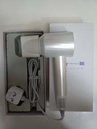 負離子吹風機
