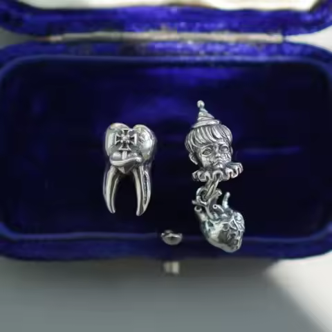 The Original Design of Water Lily Earrings Clown Heart Teeth Elements Niche Dark Wind