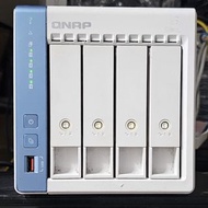 Qnap 
TS-462C
4G Ram 
4Bay NAS

👉🏻有意購買直接留電話聯絡👈🏻
⭐️Carousell回覆訊息限制⭐️
⛔️沒有留電話預約不設回覆⛔️

請你留意⬇️
交易時間地點⬇️