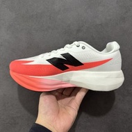 New Balance FuelCell 競速跑鞋