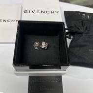 現貨Givenchy 
4G 銀色 耳環