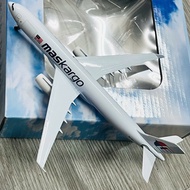 Airbus 330-300 Airplane Model "MASKARGO" Malaysia Airlines Airlines Transport Company 1/400 Scale