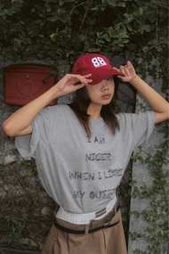 88R — Reminder Tee (White & Grey) เสื้อยืดโอเวอร์ไซส์สกรีนลายด้านหน้า