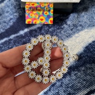 Daisy brooch peacminusone G-DRAGON FREE BOX AND POUCH