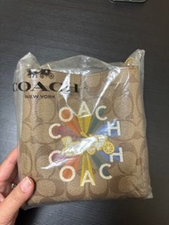 COACH 經典彩色馬車印花PVC水桶斜背包(迷你/卡其棕)