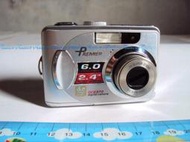 阿肯俗賣店---PREMIER 6.0數位相機,型號DC6370,鏡頭無法縮回已故障,拆零件-二手