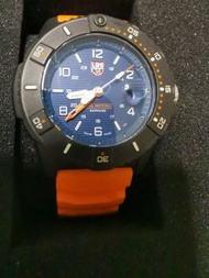 Luminox